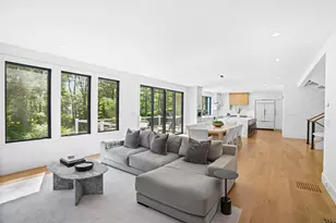 8 Holly Ln, Newtown, CT 06482 - Photo 5