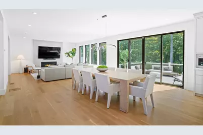 8 Holly Lane, Newtown, CT 06482 - Photo 9