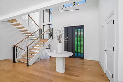 8 Holly Lane, Newtown, CT 06482 - Photo 3