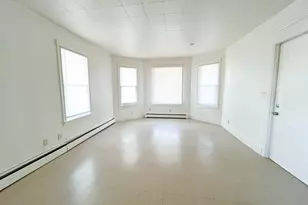 835 Bank St, New London, CT 06320 - Photo 9