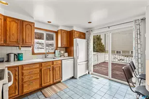 53 Hilltop Dr, Fairfield, CT 06890 - Photo 11