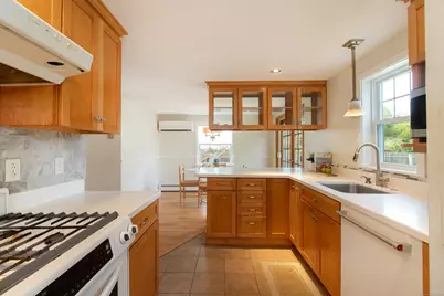 42 Waverly Road, Branford, CT 06405 - Photo 3