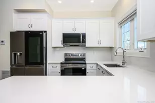 2 Beacon Square, Fairfield, CT 06825 - Photo 15