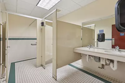 575 Main Street #STE 2, Middletown, CT 06457 - Photo 31