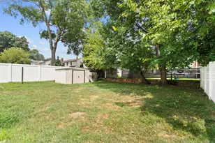 214 Country Rd, Fairfield, CT 06824 - Photo 19