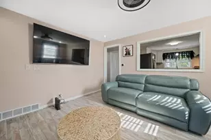 31 June St, Naugatuck, CT 06770 - Photo 5