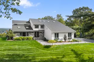 11 Hillcrest Dr, New Fairfield, CT 06812 - Photo 1