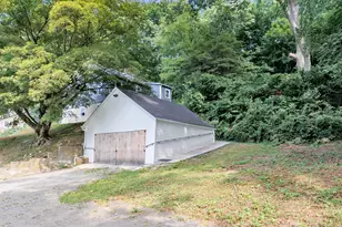 18 Vose St, Ansonia, CT 06401 - Photo 9