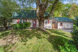 45 Forest Dr, Montville, CT 06382 - Photo 3