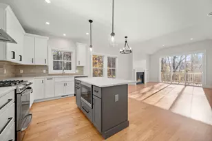 8 Fieldstone Ct, Bethel, CT 06801 - Photo 3