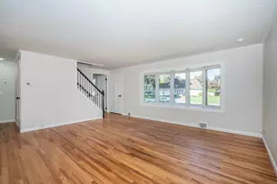 25 Fowler Dr, West Hartford, CT 06110 - Photo 9