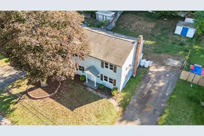 81 Melrose Drive, New Haven, CT 06513 - Photo 3