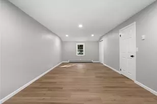 81 Melrose Dr, New Haven, CT 06513 - Photo 17