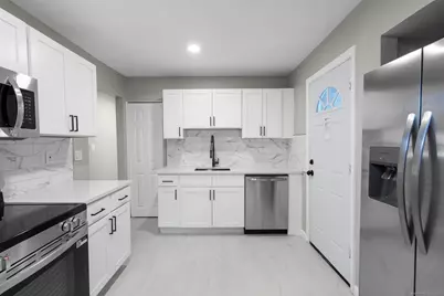 81 Melrose Drive, New Haven, CT 06513 - Photo 9