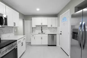 81 Melrose Dr, New Haven, CT 06513 - Photo 9