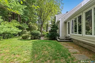 8 Berwyn Ln, West Hartford, CT 06107 - Photo 35