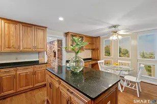 8 Berwyn Ln, West Hartford, CT 06107 - Photo 9