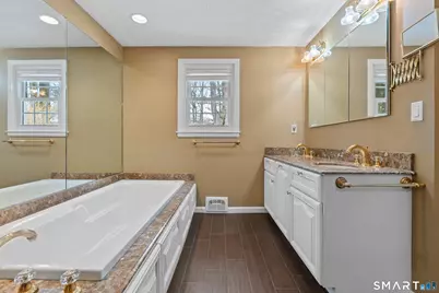 8 Berwyn Lane, West Hartford, CT 06107 - Photo 17