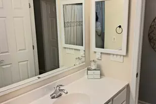 33D Laurel Point Dr, Montville, CT 06370 - Photo 19