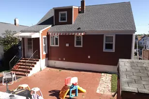 241 Sampson St, Bridgeport, CT 06606 - Photo 5