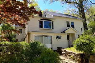 15 Laurel St, Chester, CT 06412 - Photo 1