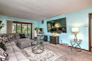 1 Pond Hollow Dr, Hamden, CT 06518 - Photo 9