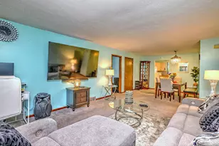 1 Pond Hollow Dr, Hamden, CT 06518 - Photo 13