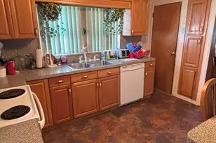 215 Summerfield Ave, Bridgeport, CT 06610 - Photo 5