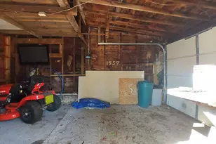 32 N Maple St, Enfield, CT 06088 - Photo 25