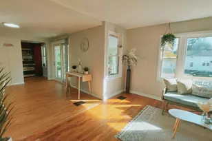 32 N Maple St, Enfield, CT 06088 - Photo 9