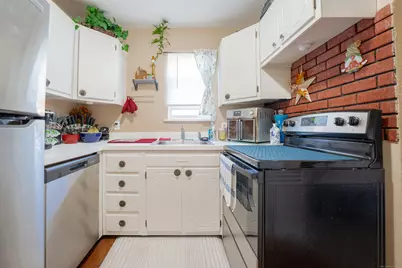 48 Round Tree Drive #5, Naugatuck, CT 06770 - Photo 3