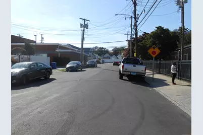 33 Louisiana Avenue, Bridgeport, CT 06610 - Photo 9