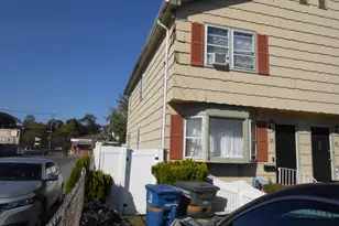 33 Louisiana Ave, Bridgeport, CT 06610 - Photo 7