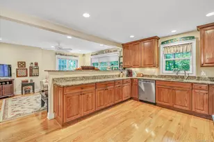 26 Bunker Hill Cir, Shelton, CT 06484 - Photo 13