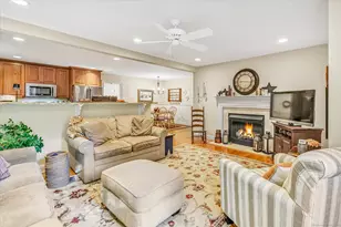 26 Bunker Hill Cir, Shelton, CT 06484 - Photo 15