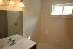 151 Quaker Ln S, West Hartford, CT 06119 - Photo 13