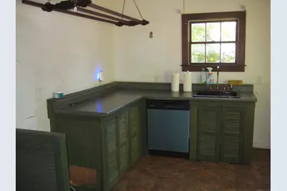 8 Vergason Avenue, Norwich, CT 06360 - Photo 9