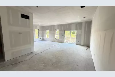 4 Elwell Place, Danbury, CT 06810 - Photo 3