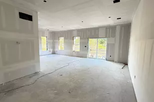 4 Elwell Pl, Danbury, CT 06810 - Photo 3