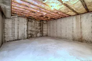 25 Southwick Ct N, Milford, CT 06461 - Photo 39