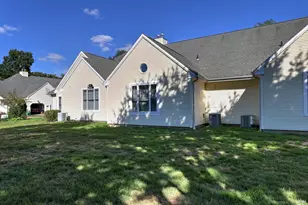 25 Southwick Ct N, Milford, CT 06461 - Photo 37