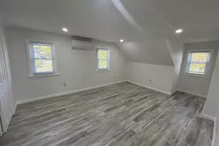 36 Church Ln, East Lyme, CT 06333 - Photo 9