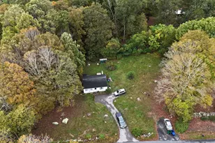 210 Butlertown Rd, Waterford, CT 06385 - Photo 23