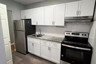 16 Townley St, Hartford, CT 06154 - Photo 3