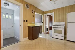 152 Blydenburg Ave, New London, CT 06320 - Photo 9