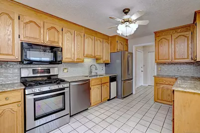 2 Old Town Highway #39, East Haven, CT 06512 - Photo 23