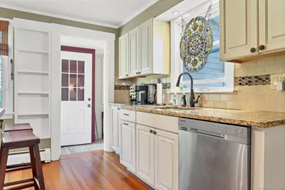 47 Phillips Street, New London, CT 06320 - Photo 23