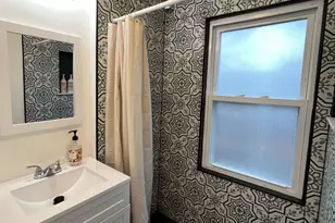 7 Willoughby St, Bristol, CT 06010 - Photo 11