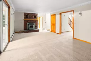 698 Brayman Hollow Rd, Pomfret, CT 06259 - Photo 9