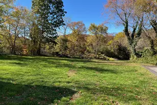 30 Thompson St, East Haven, CT 06513 - Photo 5